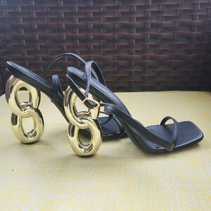 Source Unknown Black Strappy Heels with Gold Linked Sculptural Heels